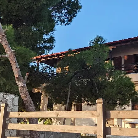 Barlee Ii Beach Front House, Metamorfosi (Sithonia)